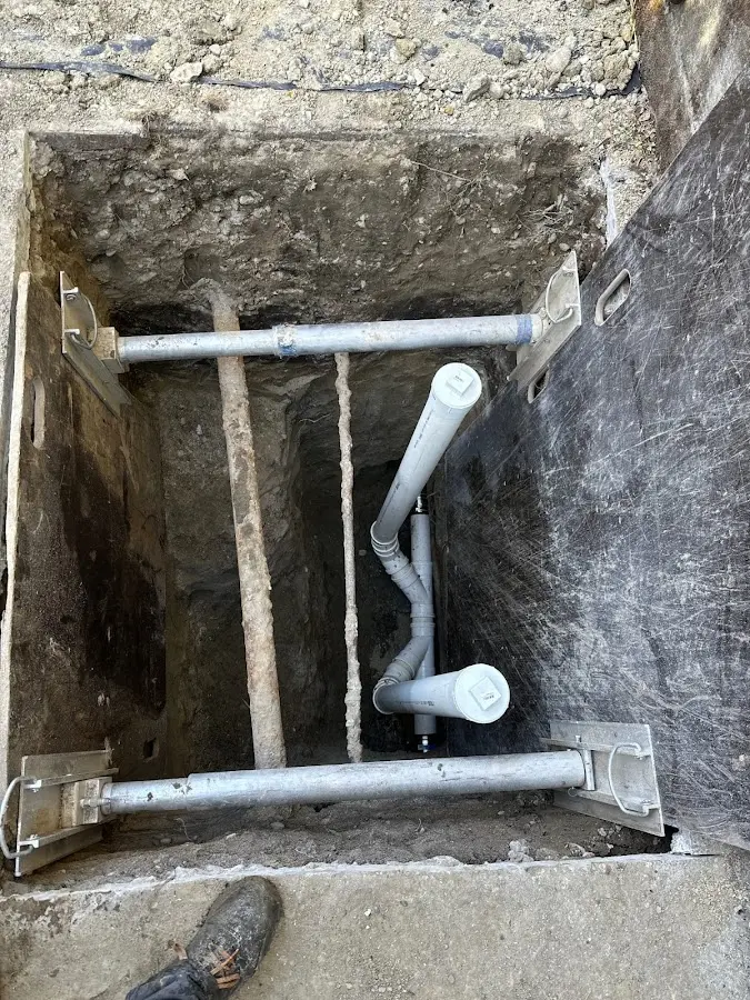 Experienced plumber completing Faucet Repair work in Lincoln